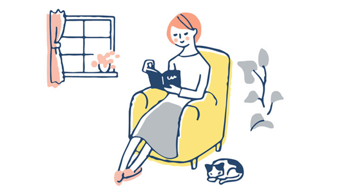 室内でゆったりと過ごす女性