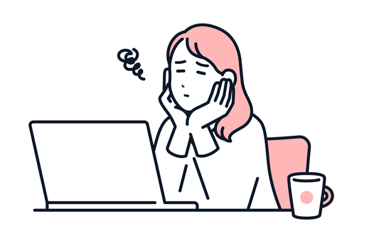 パソコンを眺める女性